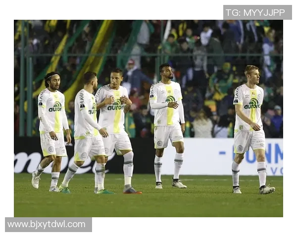 弗鲁米嫩与沙佩科恩斯的激烈对决揭示巴甲赛季新动态